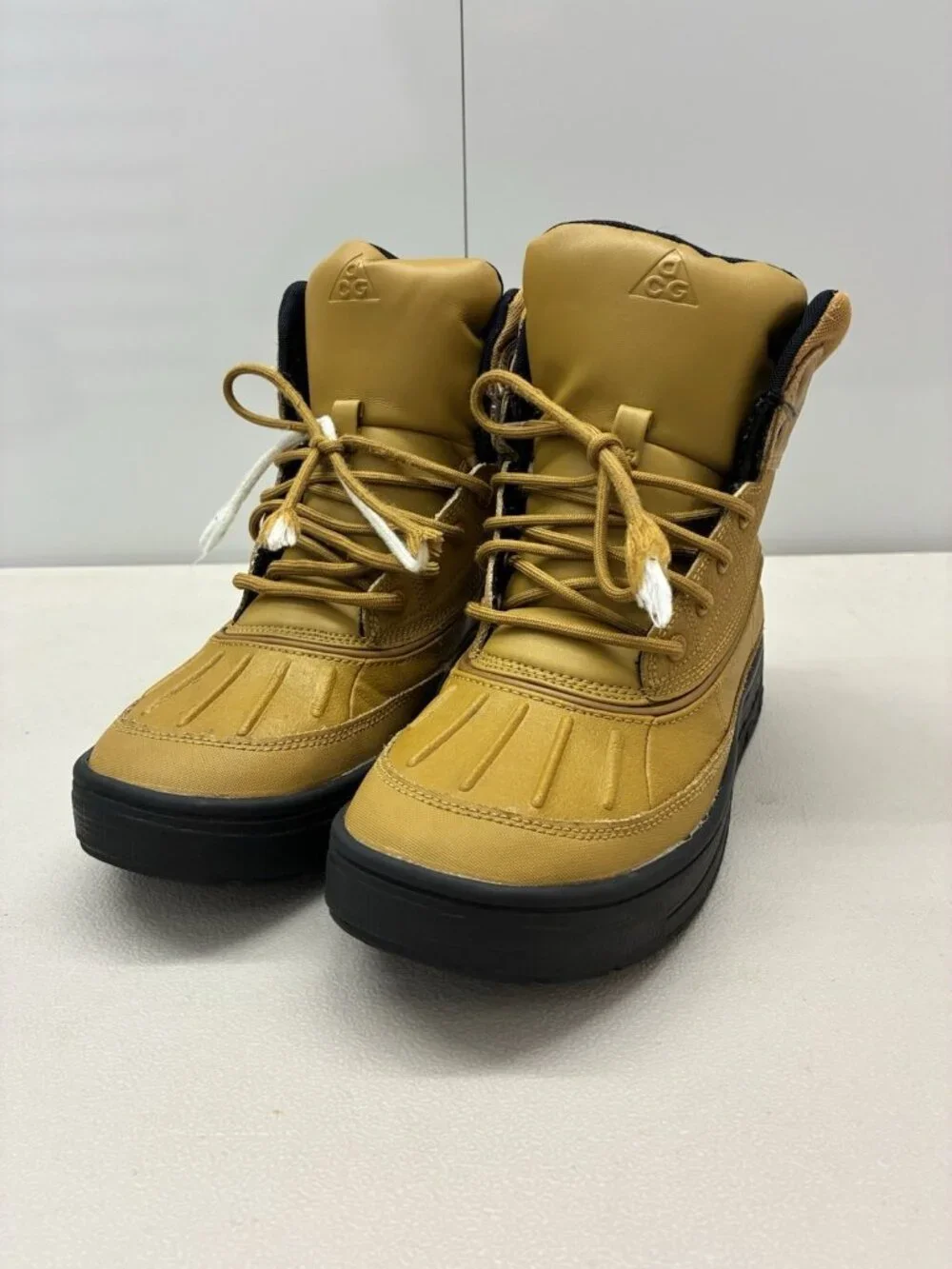 Nike Woodside 2 ACG Kids Yellow Black Waterproof Boots Lace Up US 6Y